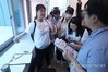 [샷!] 투표소를 빠져나와 끝내 울음을 터트렸다